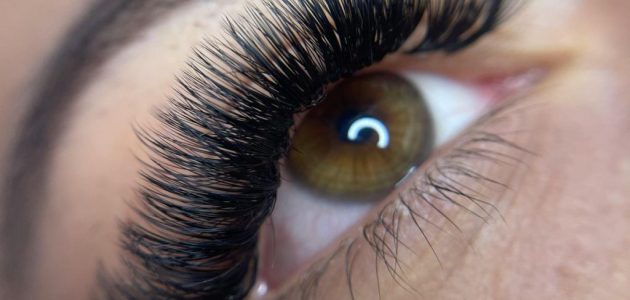 Das beste Set für Wimpernverlängerungen zu Hause